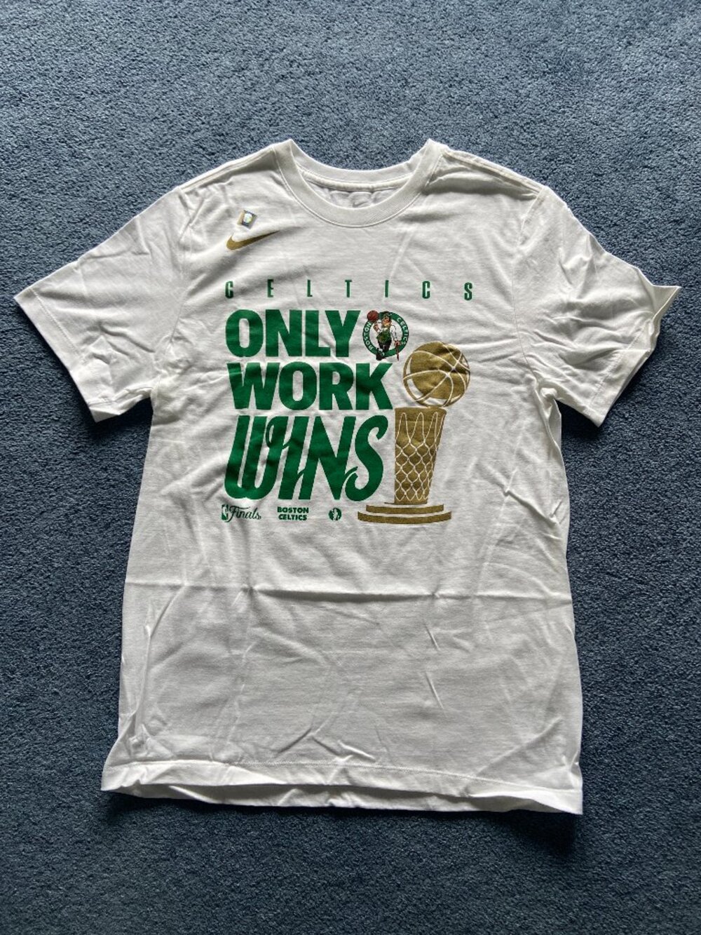 Nike Men's Boston Celtics 2024 NBA Champions Parade T-Shirt Size Medium NWT